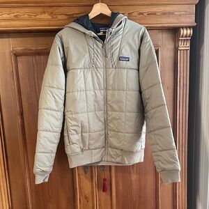 Patagonia Men's Beige Hooded Puffer Jacket square quilted bomber size M